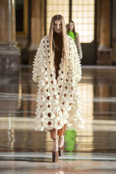 Look 26
